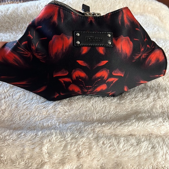 Alexander McQueen Tulip de Manta Clutch - Picture 7 of 14